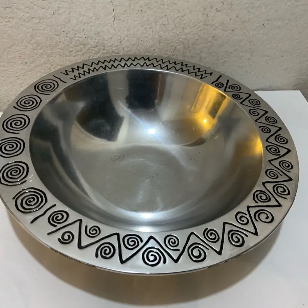 WILTON ARMETALE Reggae 14.5 inch Round Vegetable Bowl
